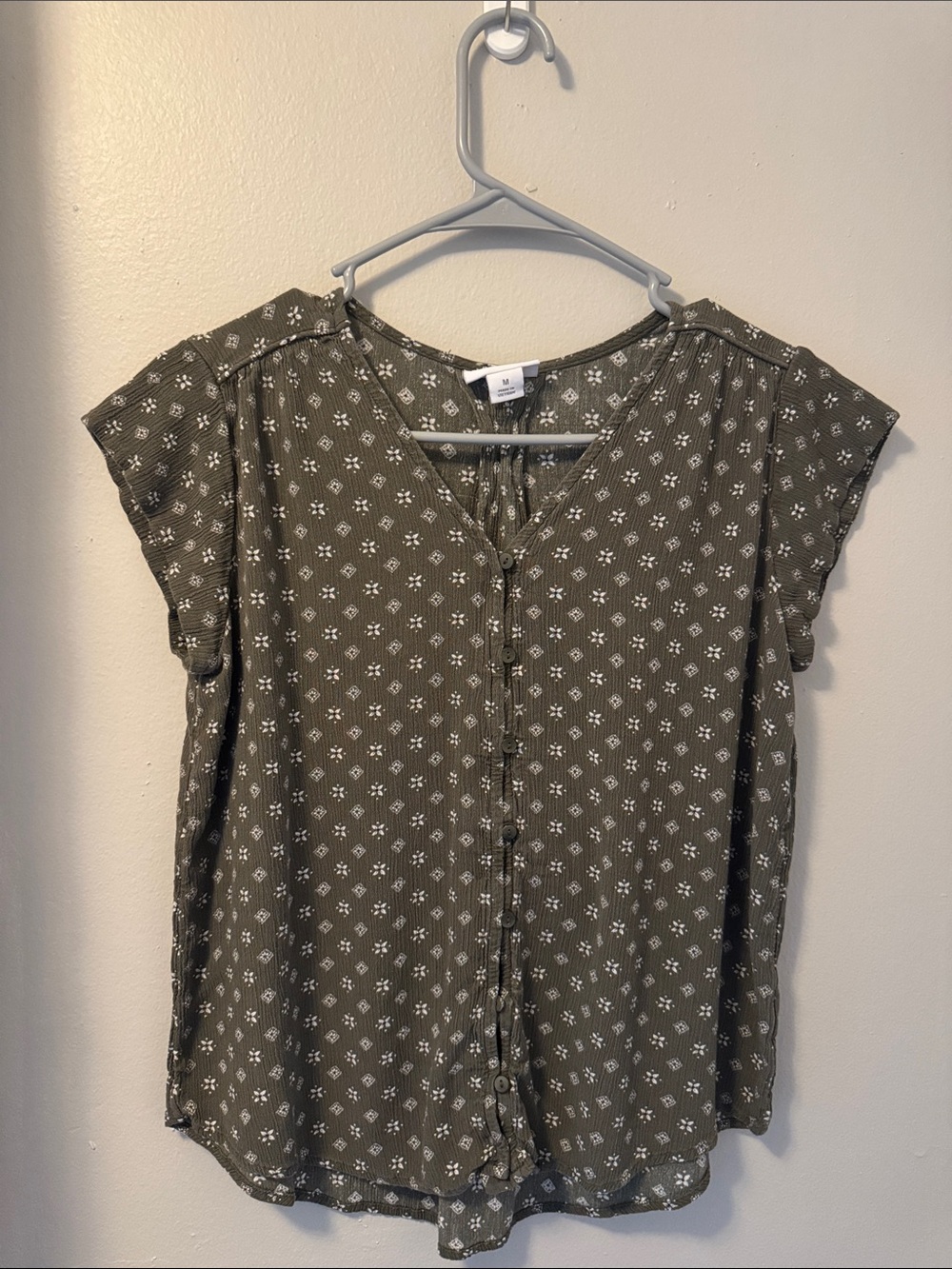Liz Claiborne Olive Green Floral Button-Front Blouse